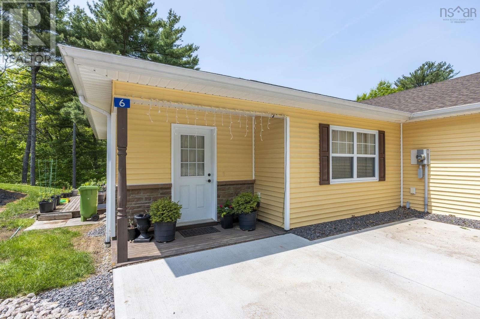 4-6 Fallsview Place, Coldbrook, Nova Scotia  B4R 1B5 - Photo 8 - 202512716