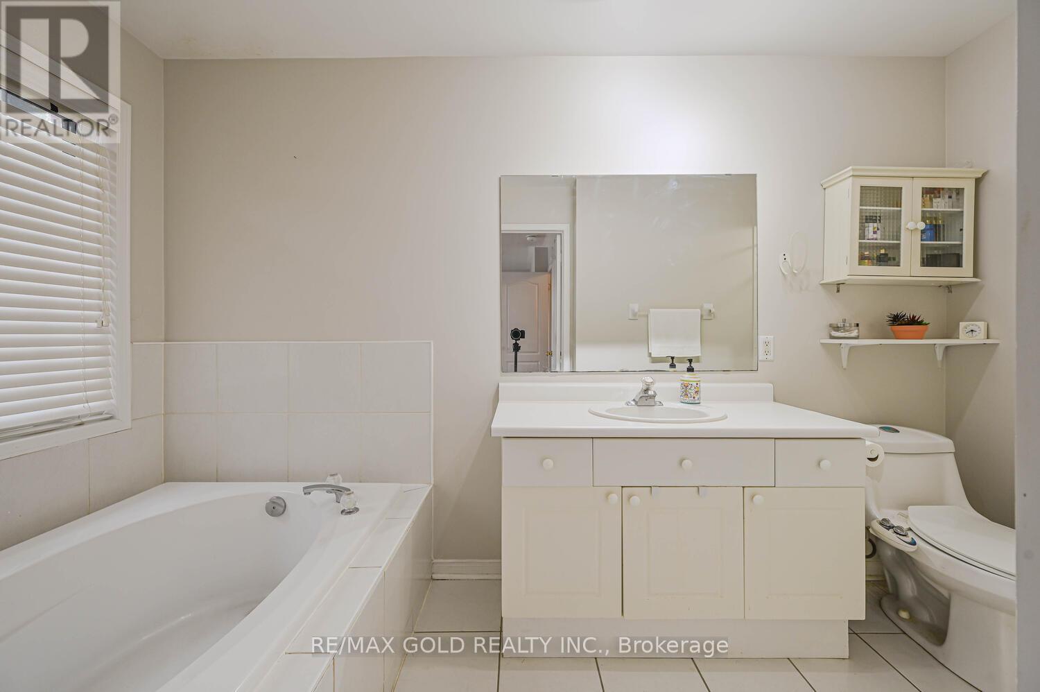 44 Ribbon Drive, Brampton, Ontario  L6R 2C5 - Photo 25 - W12200508
