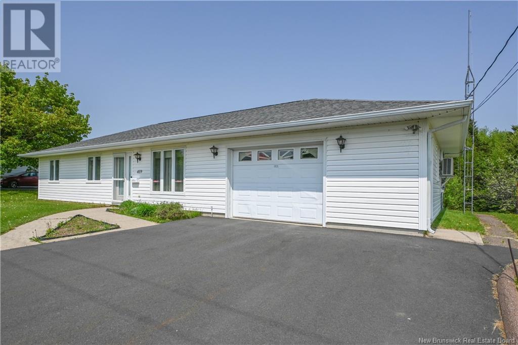 Property at 459 rue Pointe-à-Bouleau Street image 2