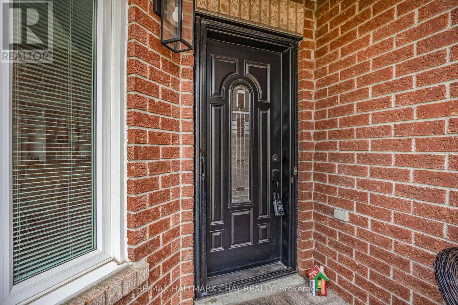 Property at 7 MAW COURT image 4