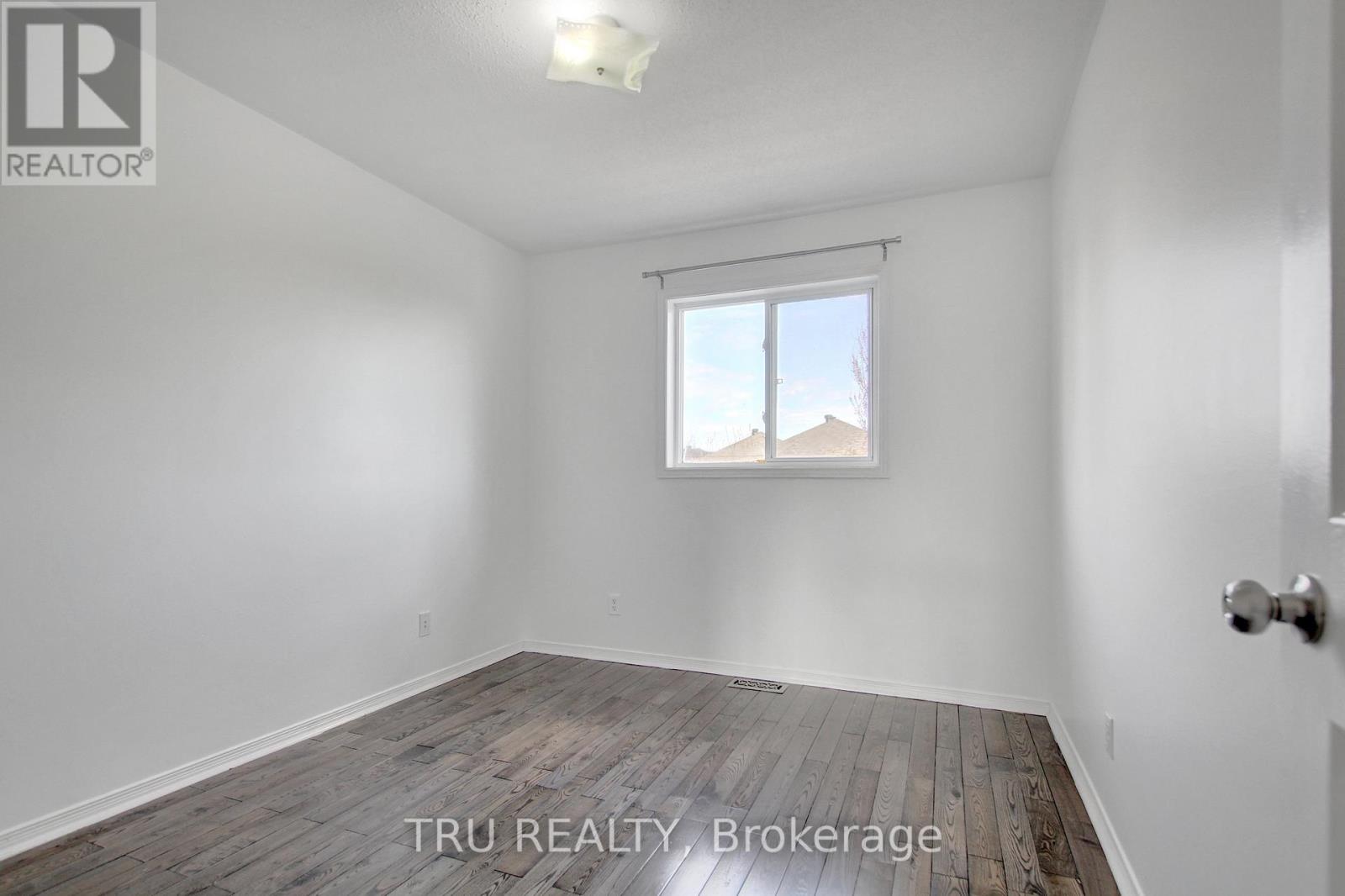 133 Kinross Private, Ottawa, Ontario  K2K 3P9 - Photo 26 - X12196433