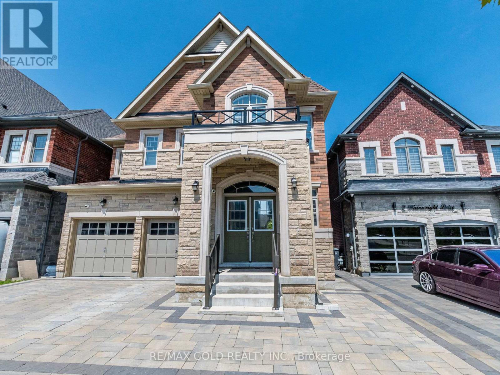 4 Wainwright Drive, Brampton, Ontario  L7A 0C7 - Photo 2 - W12201341