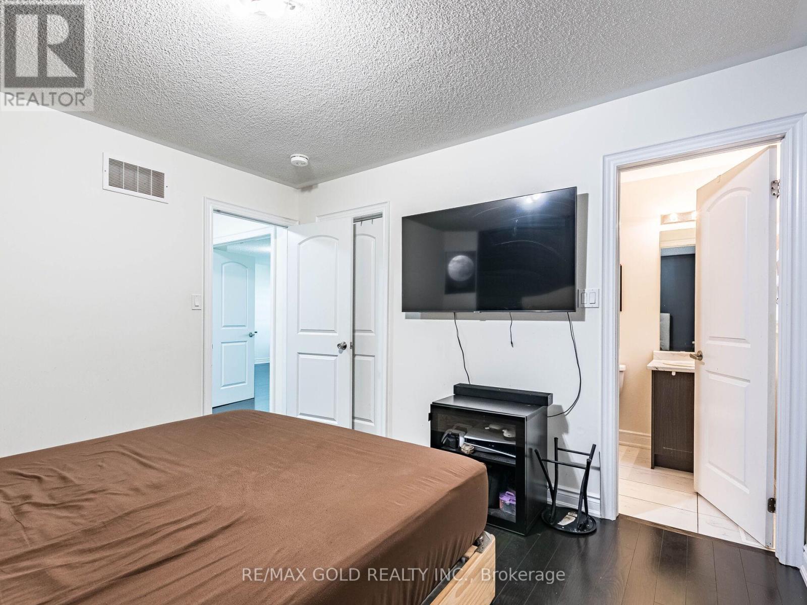 4 Wainwright Drive, Brampton, Ontario  L7A 0C7 - Photo 26 - W12201341