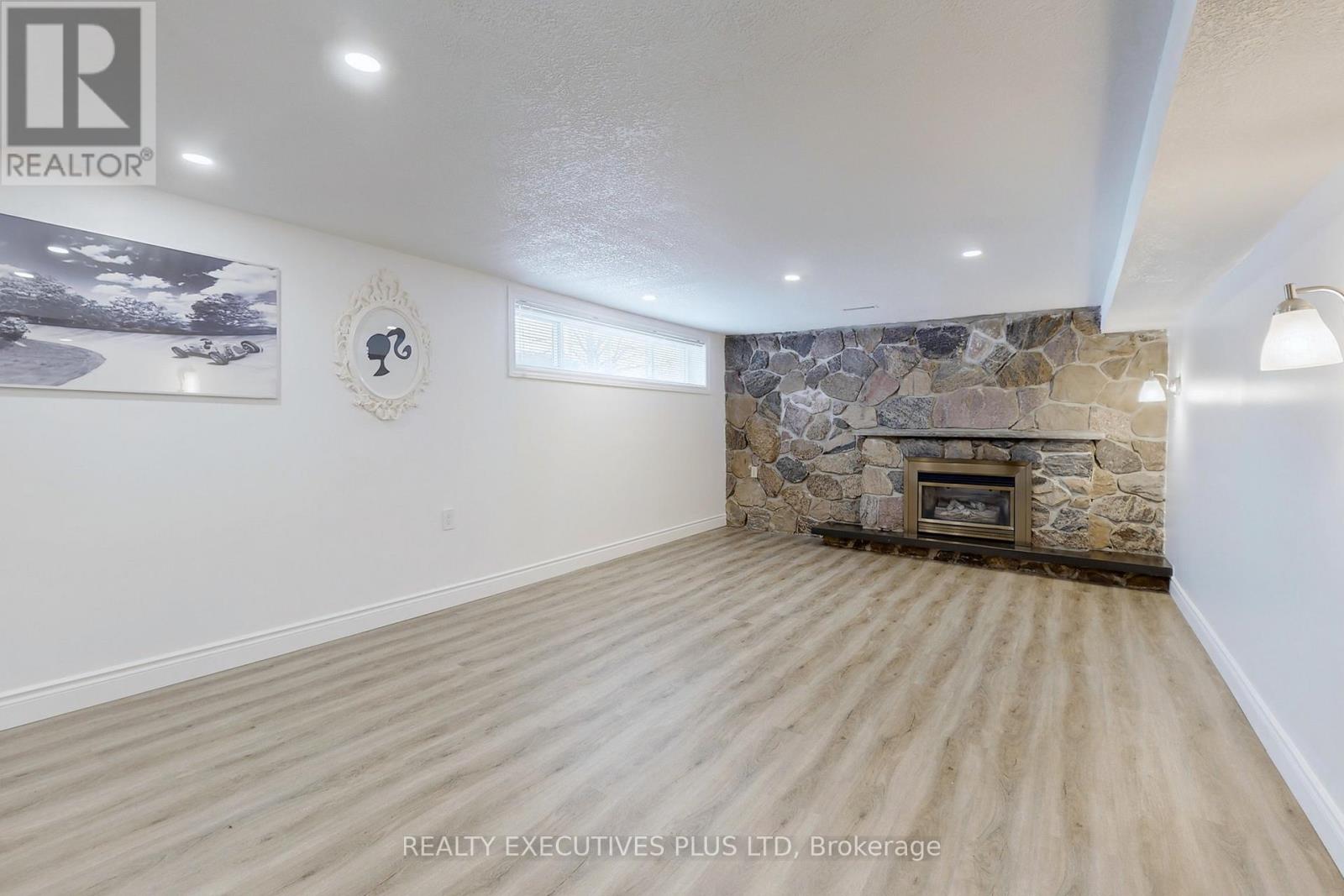 6 Azrock Road, Toronto, Ontario  M6L 2W9 - Photo 20 - W12201360