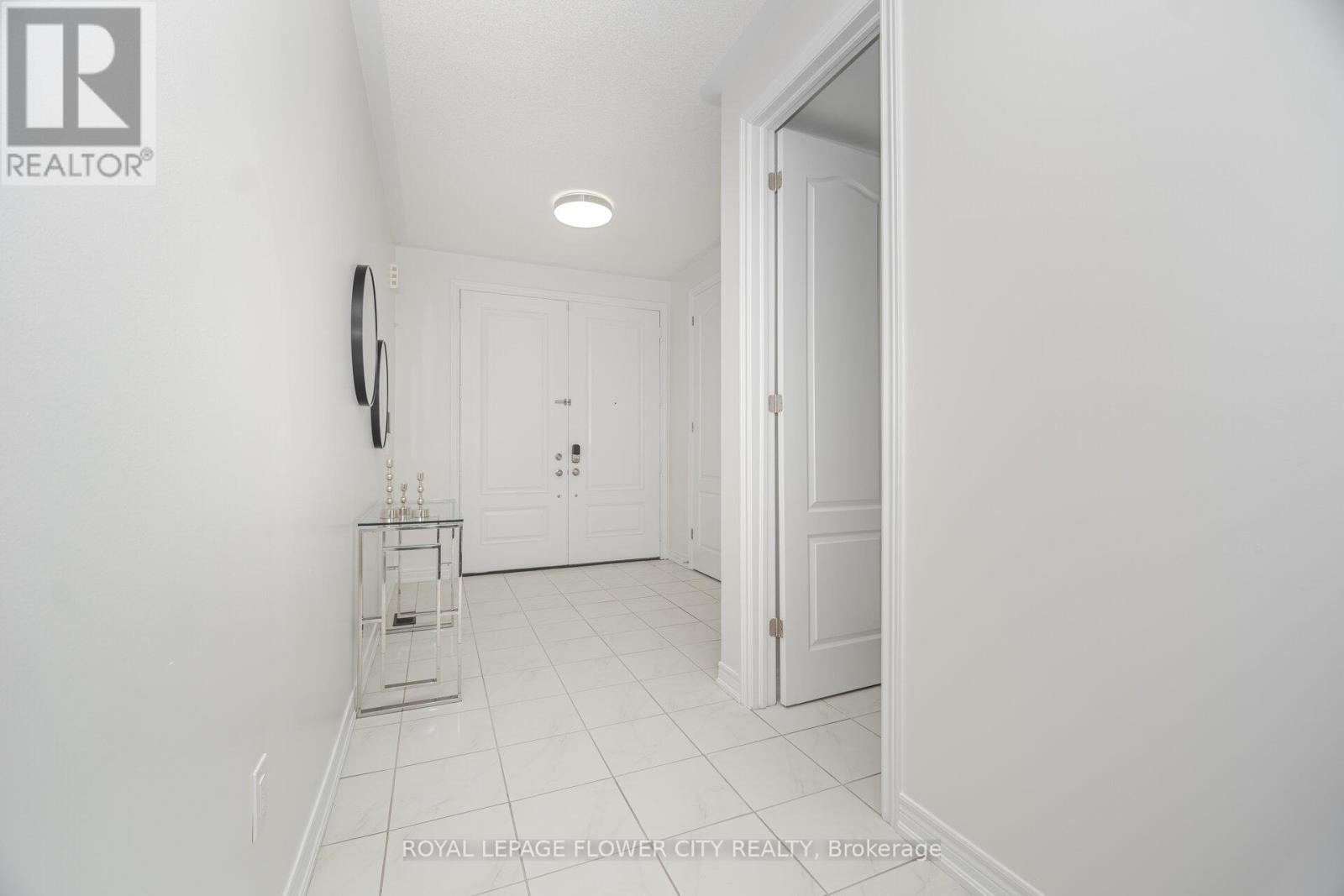 65 Mcechearn Crescent, Caledon, Ontario  L7C 3Y2 - Photo 4 - W12201383