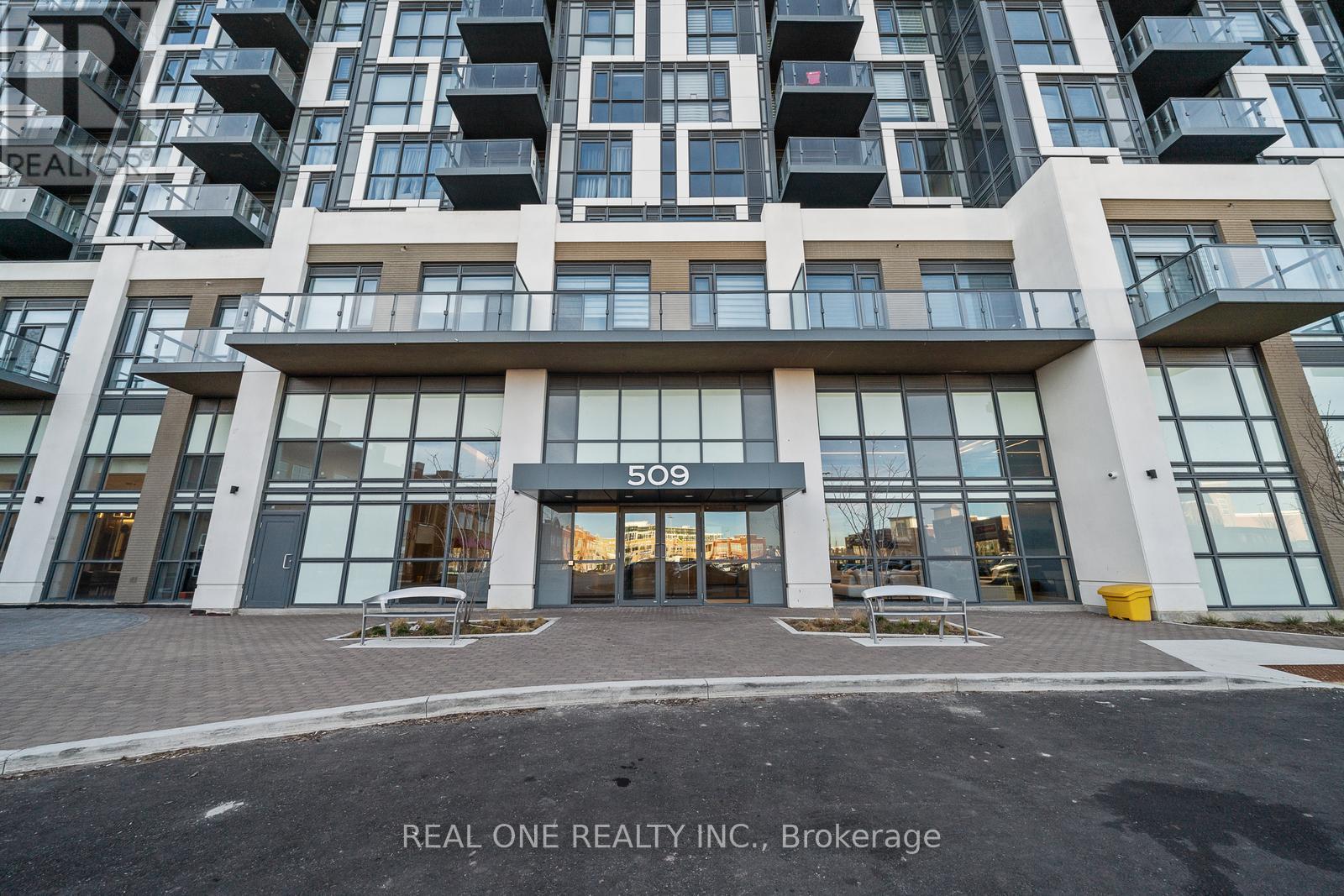 814 - 509 Dundas Street W, Oakville, Ontario  L6M 4M2 - Photo 3 - W12201391