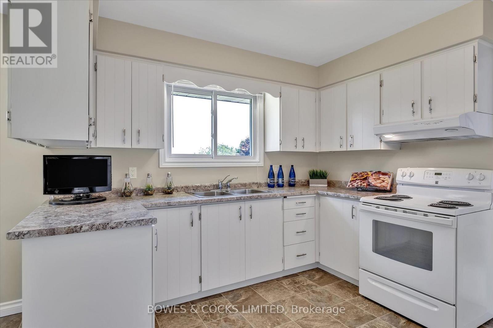 1958 Bankside Drive, Peterborough, Ontario  K9K 1A4 - Photo 12 - X12201462
