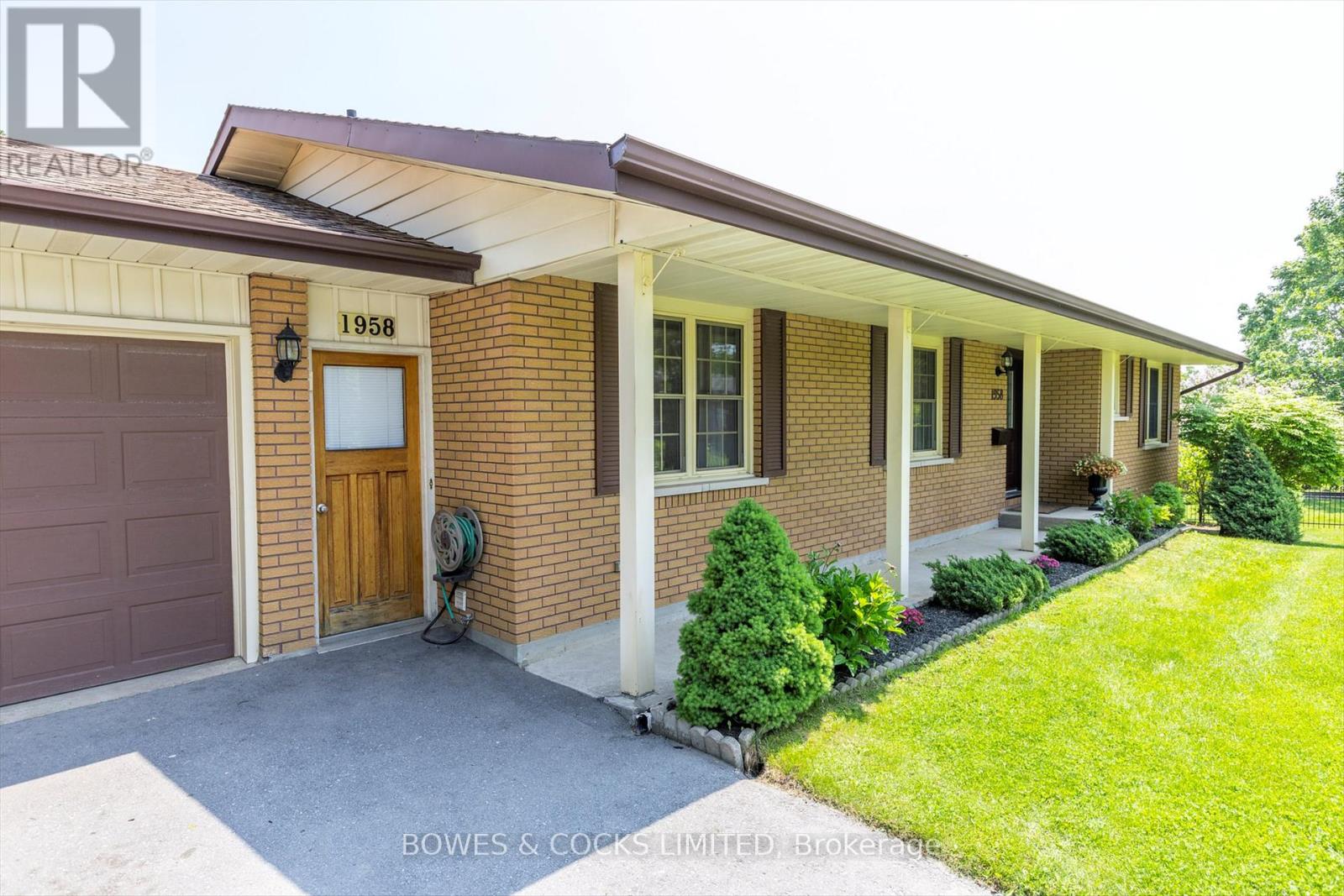 1958 Bankside Drive, Peterborough (Monaghan), Ontario  K9K 1A4 - Photo 4 - X12201462