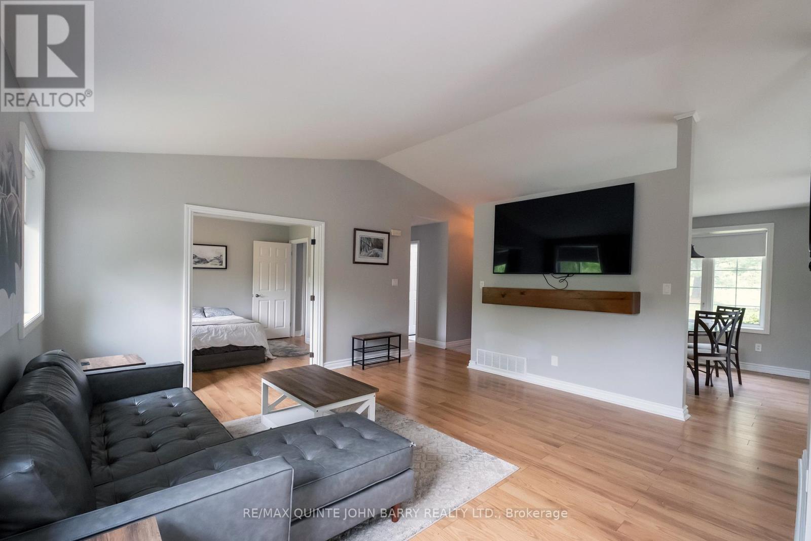 524 Christiani Road, Quinte West, Ontario  K8V 5P4 - Photo 7 - X12201475