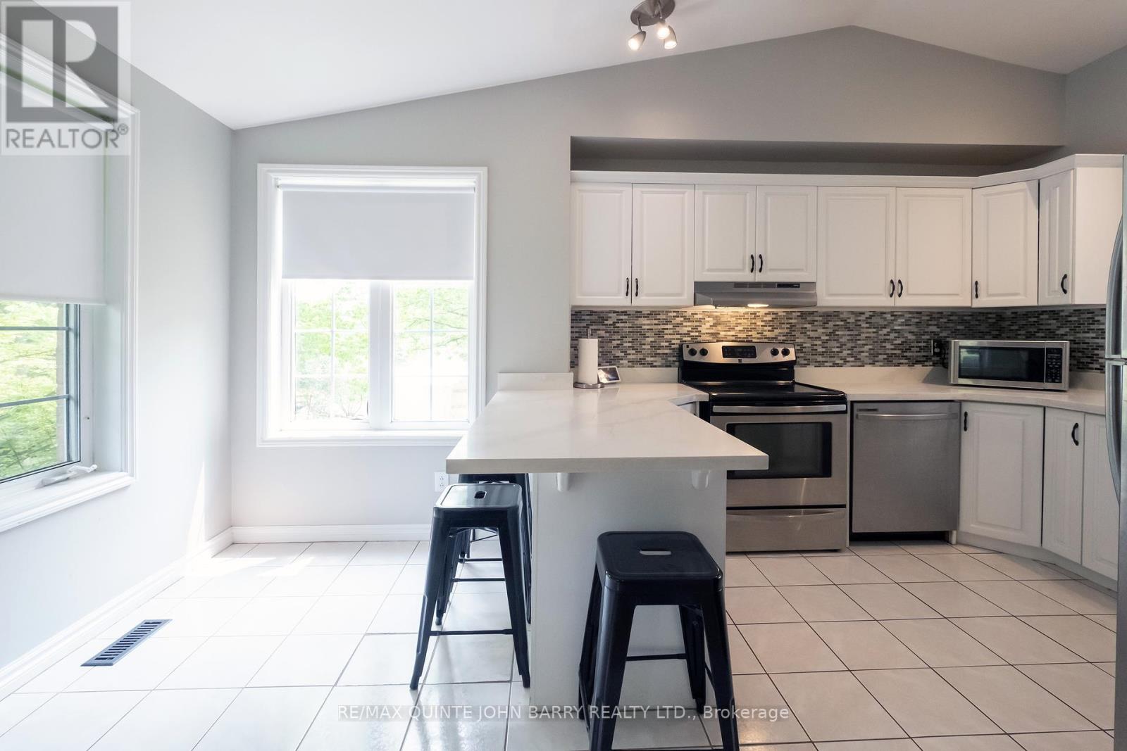 524 Christiani Road, Quinte West, Ontario  K8V 5P4 - Photo 9 - X12201475