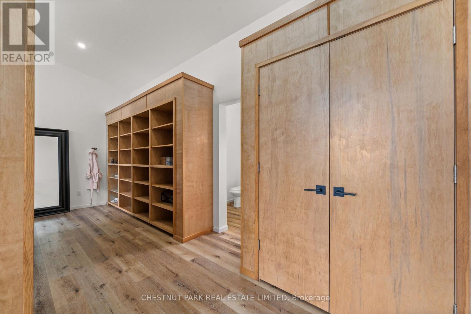 39 Hicks Lane, Prince Edward County, Ontario  K0K 2T0 - Photo 21 - X12201491