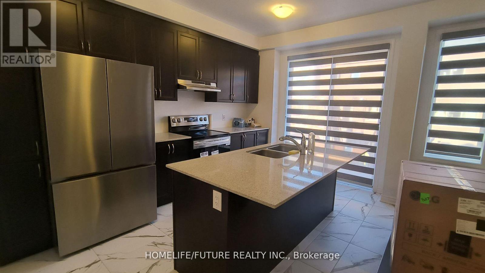 3368 Marchington Square, Pickering, Ontario  L1X 0T1 - Photo 3 - E12200687