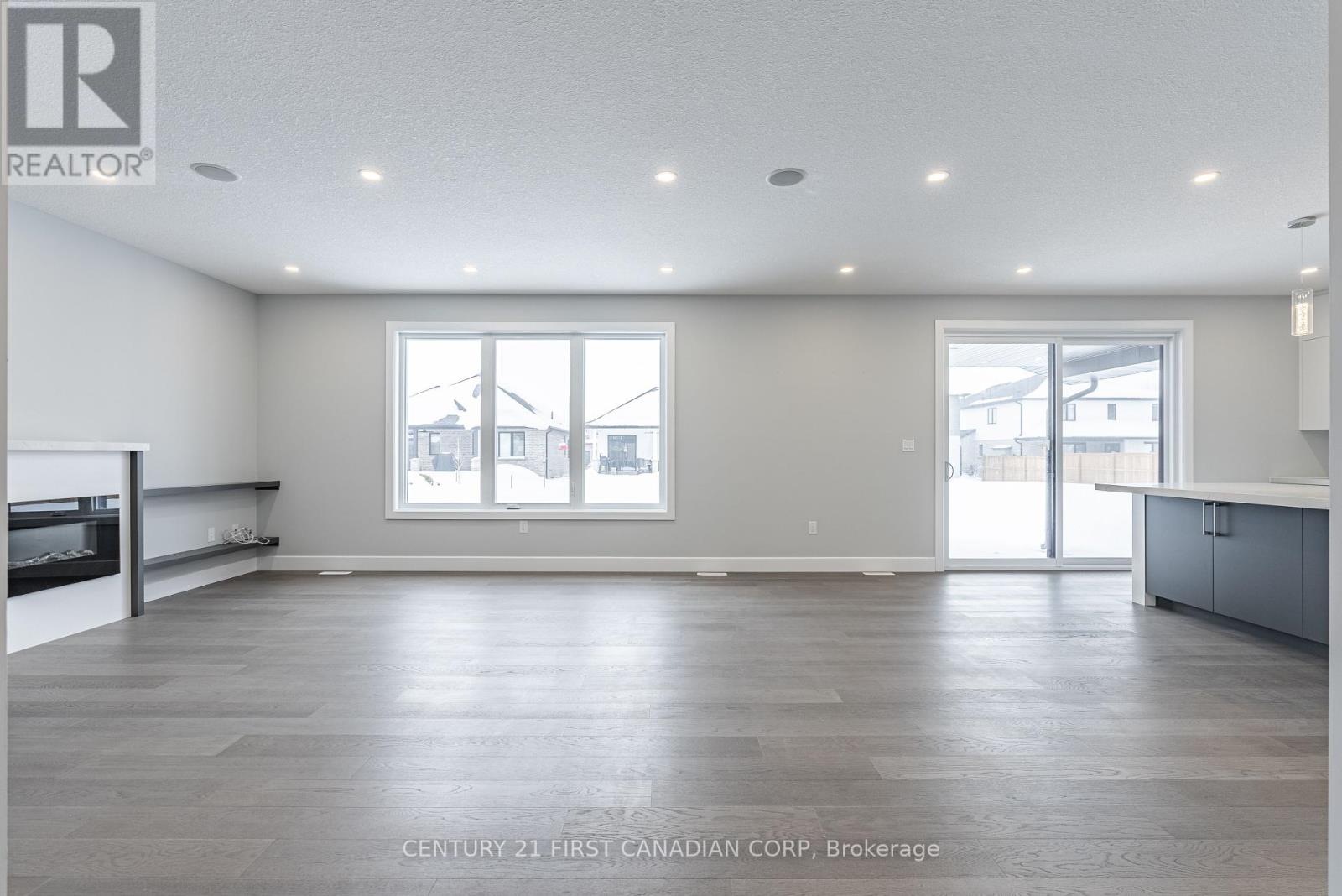 15 Greene Street, South Huron, Ontario  N0M 1S2 - Photo 8 - X12201457
