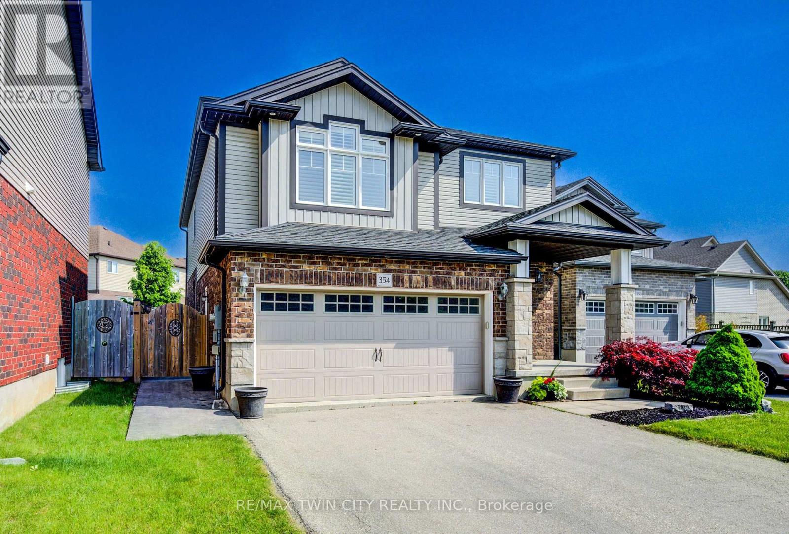 354 Salisbury Avenue, Cambridge, Ontario  N1S 0A2 - Photo 2 - X12198851