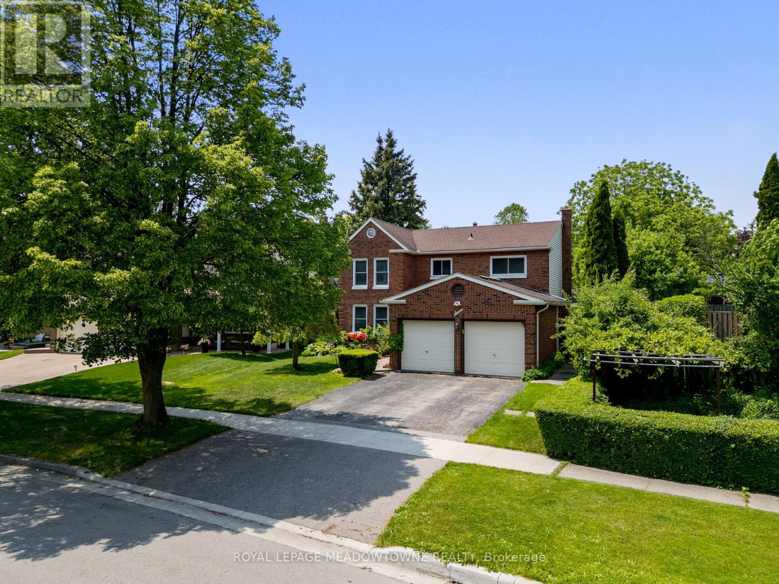7 Deerwood Crescent, Kitchener, Ontario  N2N 1R4 - Photo 4 - X12201411