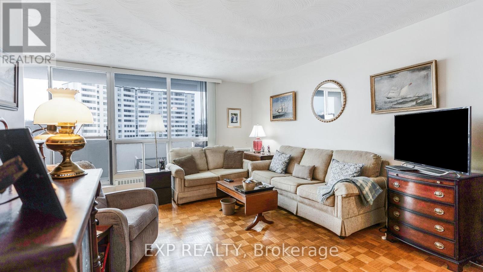 301 - 15 Towering Heights Boulevard, St. Catharines, Ontario  L2T 3G7 - Photo 4 - X12201476