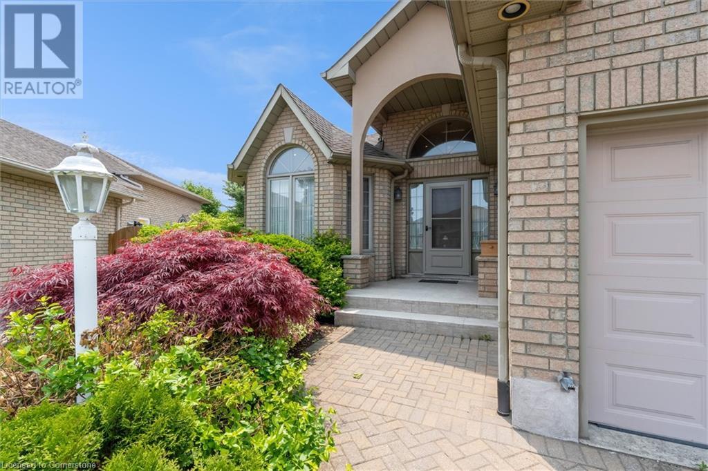 66 CHELMSFORD Place, Hamilton, Ontario
