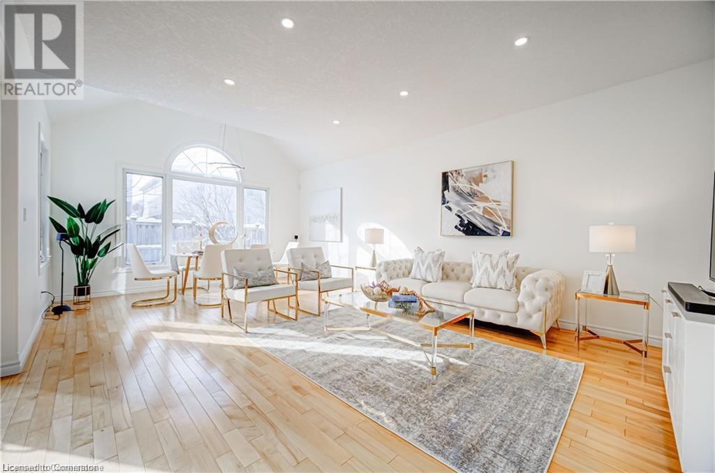 593 Woolgrass Avenue, Waterloo, Ontario  N2V 2Y1 - Photo 3 - 40738275