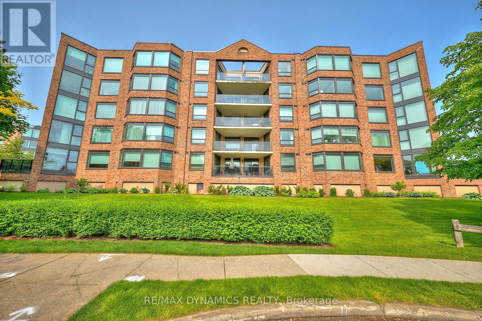 1504 - 701 Geneva Street, St. Catharines, Ontario  L2N 7H9 - Photo 4 - X12201390