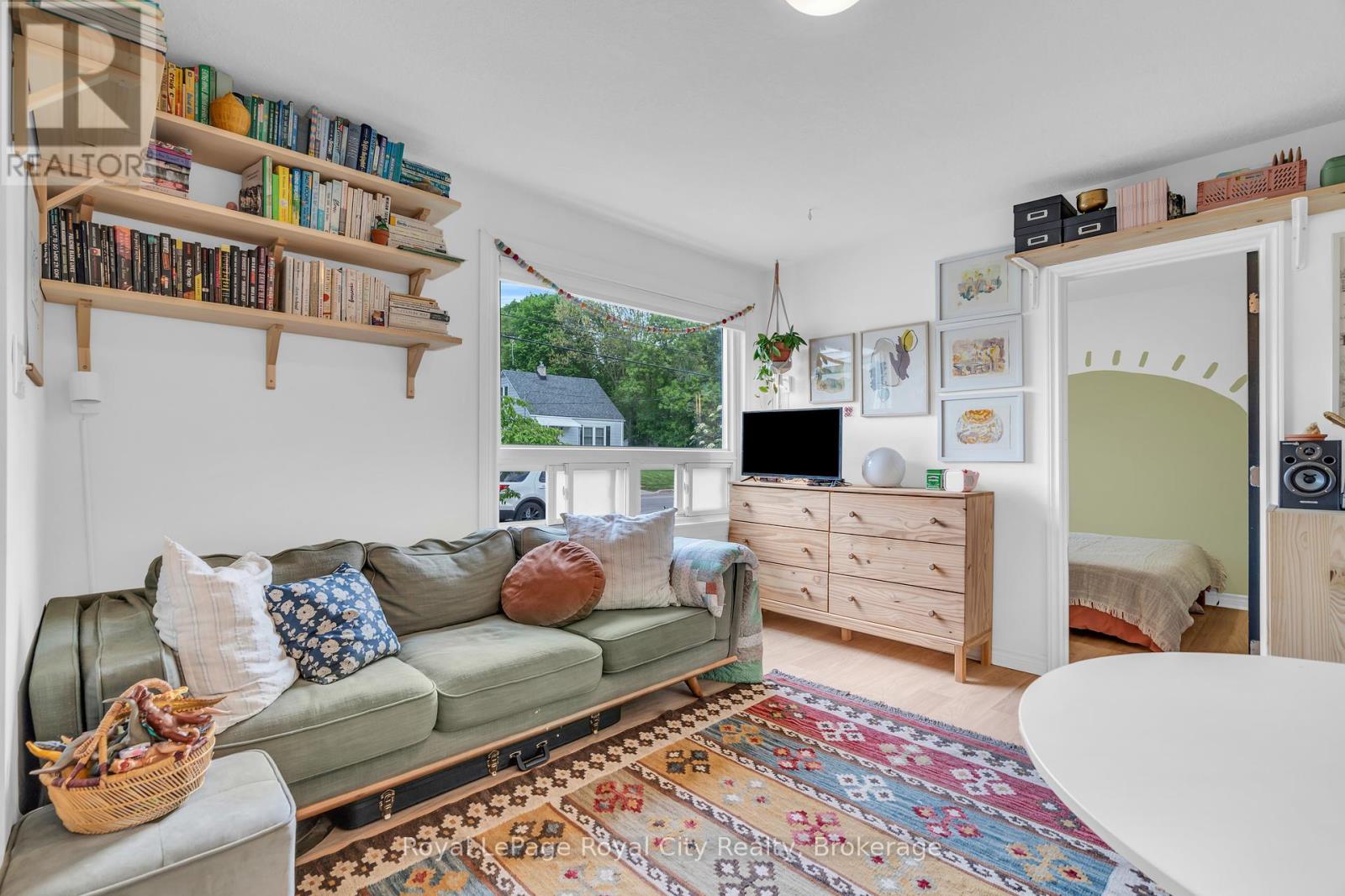 Property at 113 MEMORIAL CRESCENT image 1