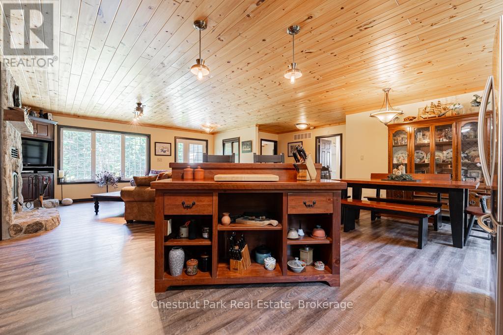 2253 Lone Pine Drive, Huntsville, Ontario  P0B 1L0 - Photo 14 - X12201488