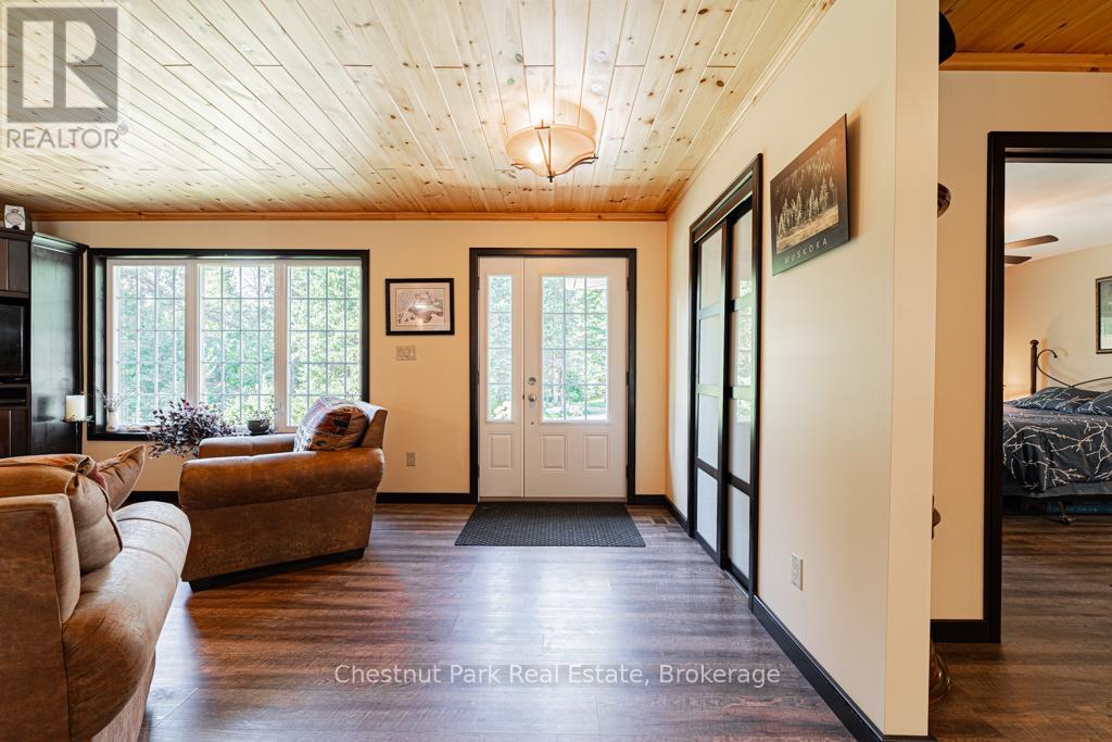2253 Lone Pine Drive, Huntsville, Ontario  P0B 1L0 - Photo 4 - X12201488