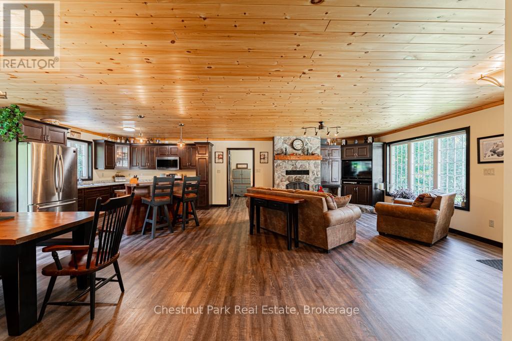 2253 Lone Pine Drive, Huntsville, Ontario  P0B 1L0 - Photo 5 - X12201488