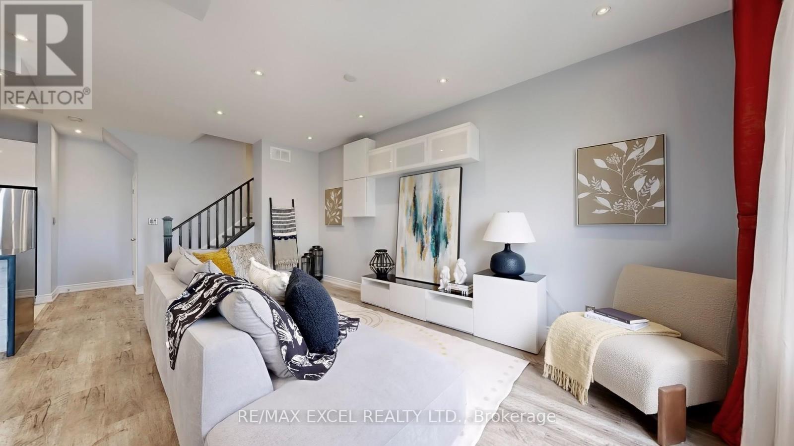 76 Unity Gardens Drive, Markham, Ontario  L3R 4Y7 - Photo 8 - N12201075