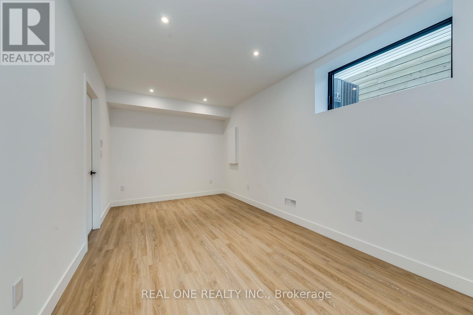 1405 Acton Crescent, Oakville, Ontario  L6J 2S6 - Photo 46 - W12197485