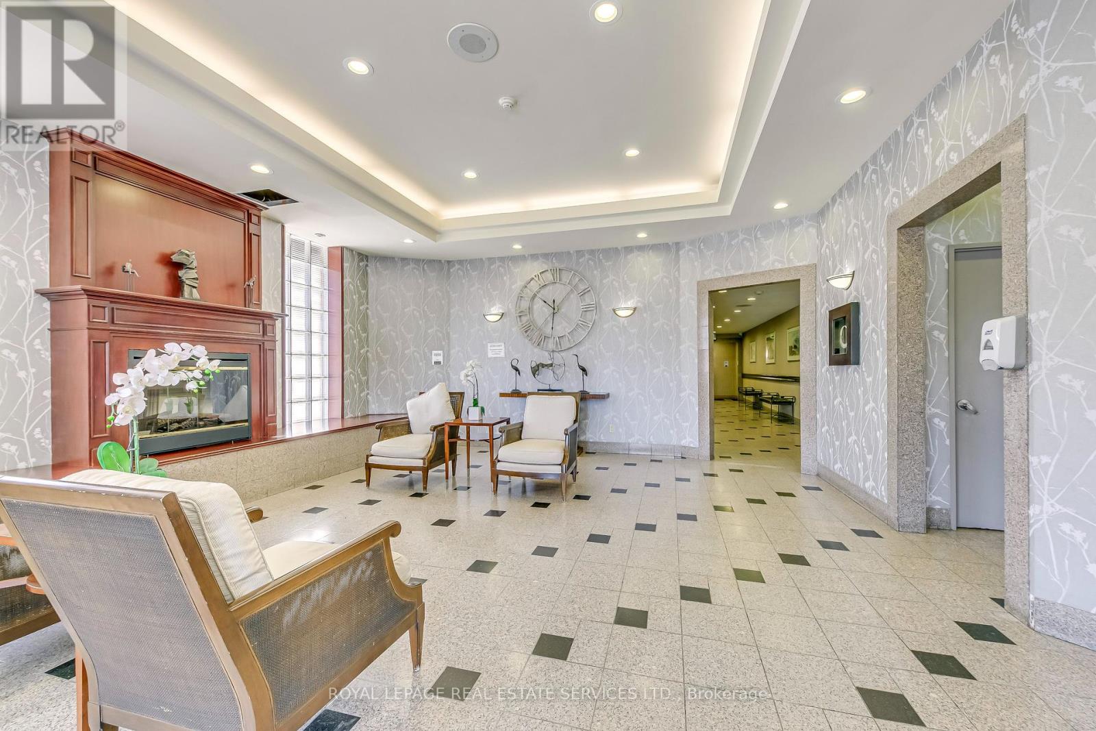 2111 - 3605 Kariya Drive, Mississauga, Ontario  L5B 3J4 - Photo 7 - W12197781