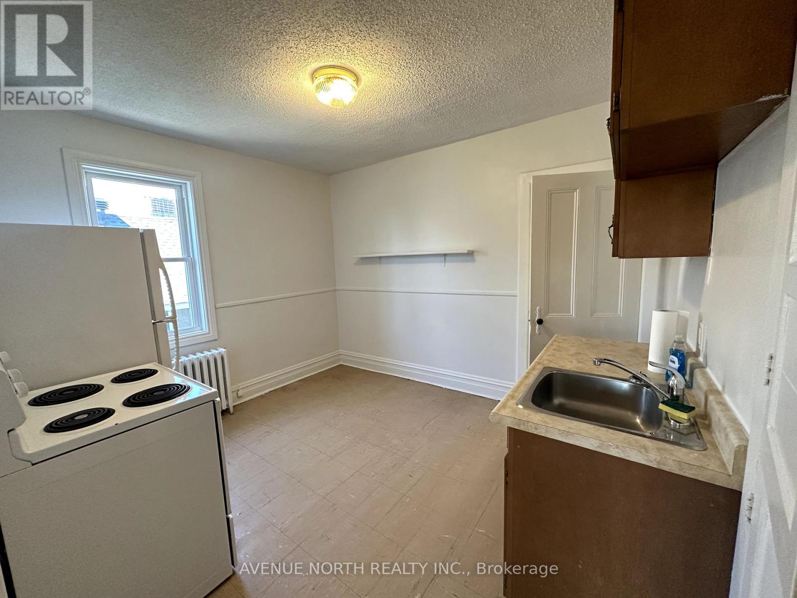 73 Poplar Street, Ottawa, Ontario  K1R 6V3 - Photo 10 - X12201424