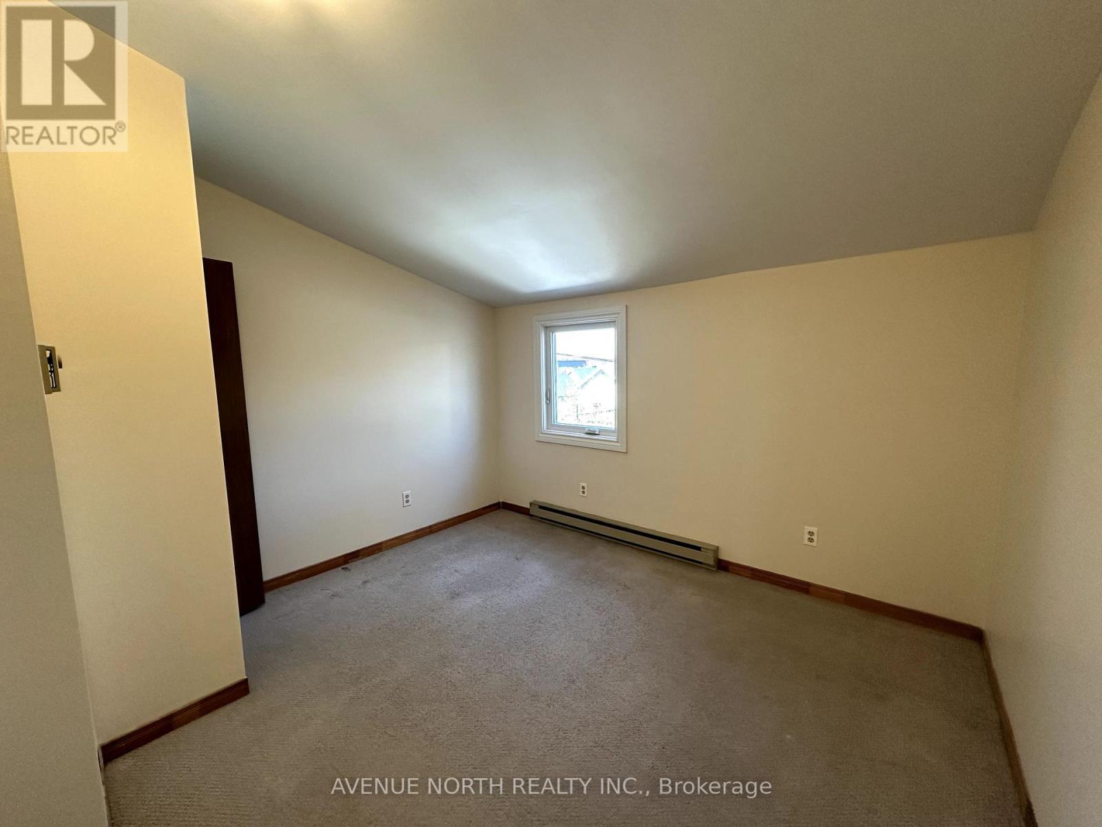 73 Poplar Street, Ottawa, Ontario  K1R 6V3 - Photo 12 - X12201424