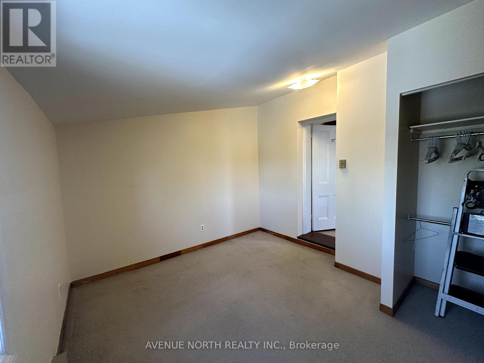 73 Poplar Street, Ottawa, Ontario  K1R 6V3 - Photo 13 - X12201424