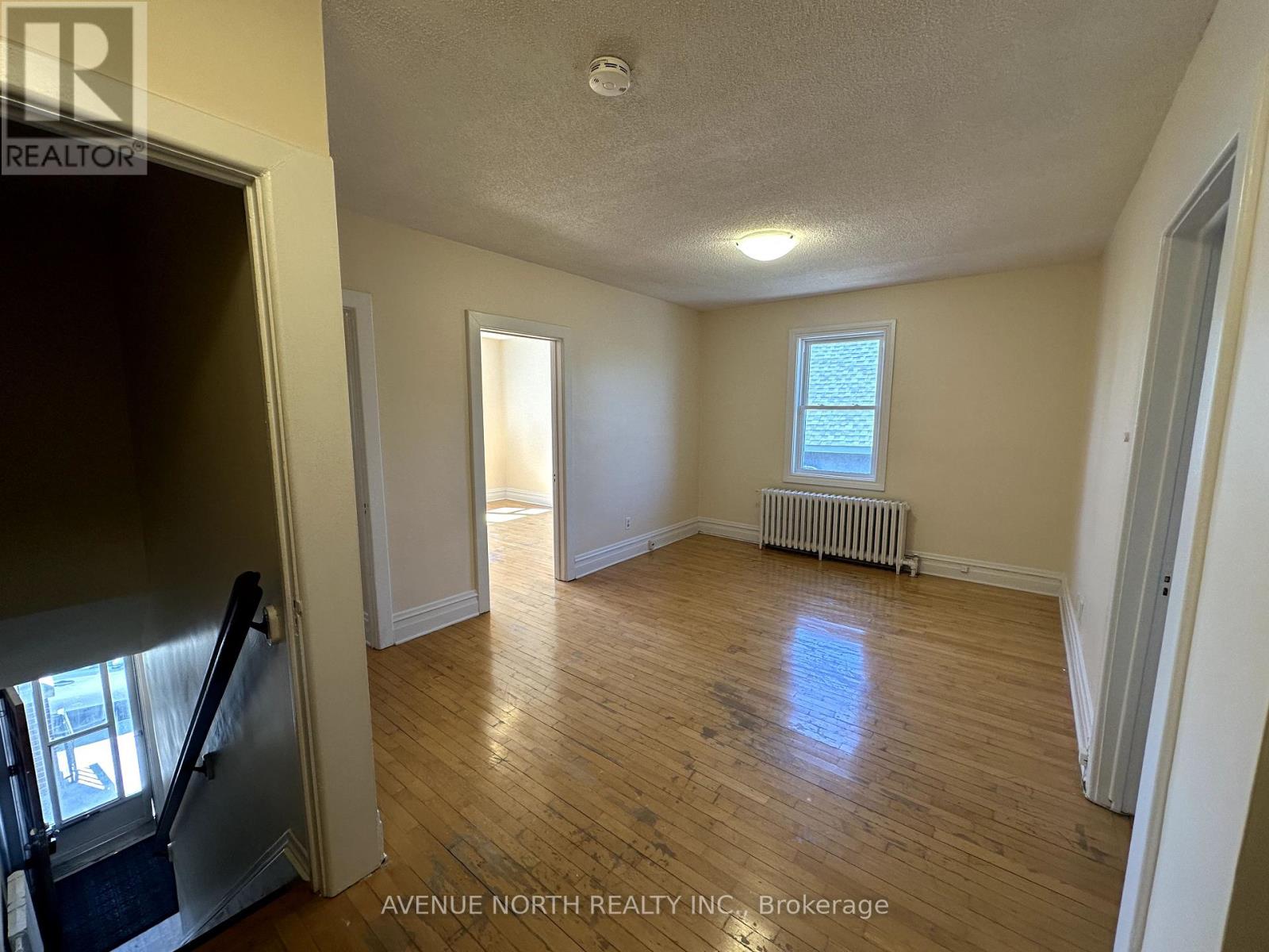 73 Poplar Street, Ottawa, Ontario  K1R 6V3 - Photo 7 - X12201424