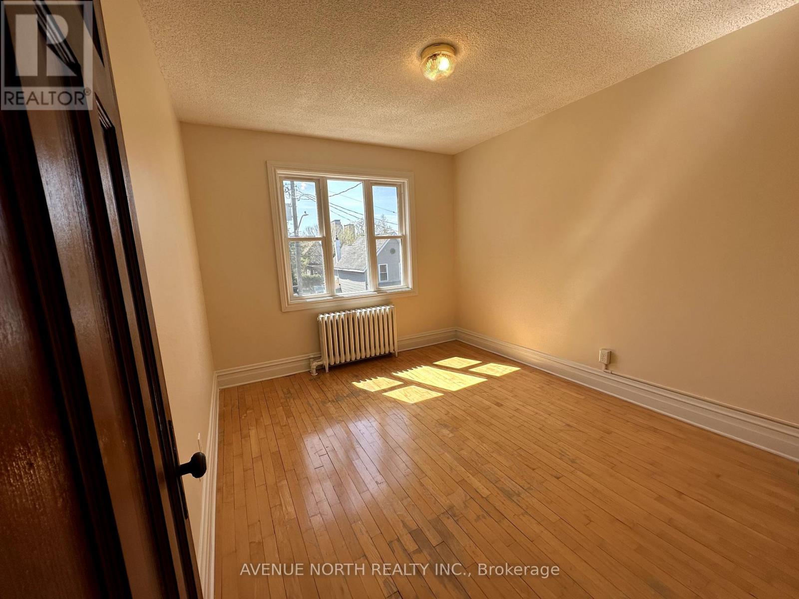 73 Poplar Street, Ottawa, Ontario  K1R 6V3 - Photo 8 - X12201424