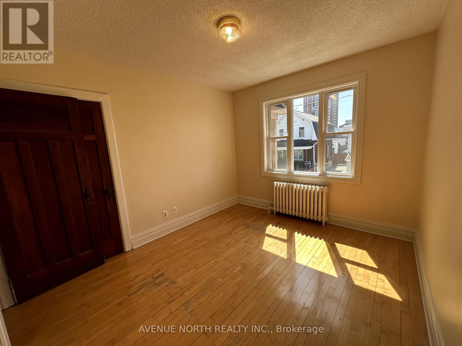 73 Poplar Street, Ottawa, Ontario  K1R 6V3 - Photo 9 - X12201424