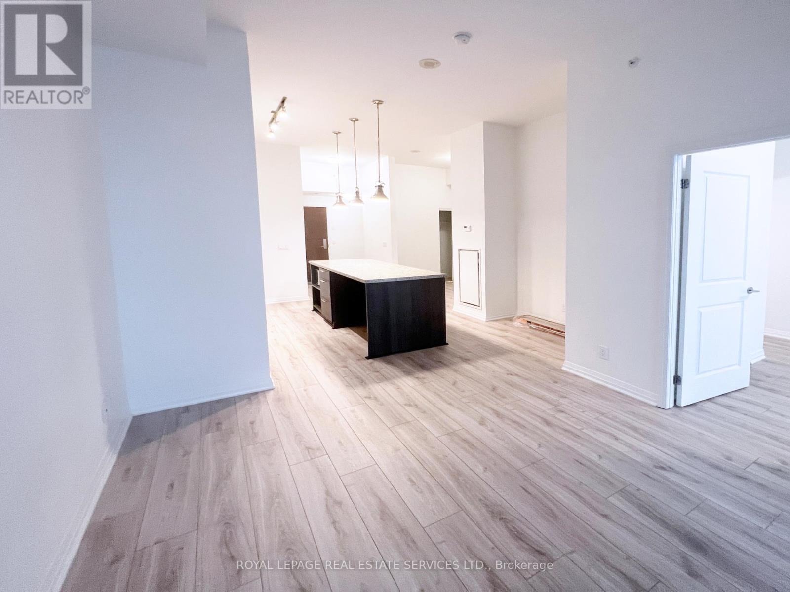 213 - 8 Mercer Street, Toronto, Ontario  M5V 0C4 - Photo 6 - C12201444