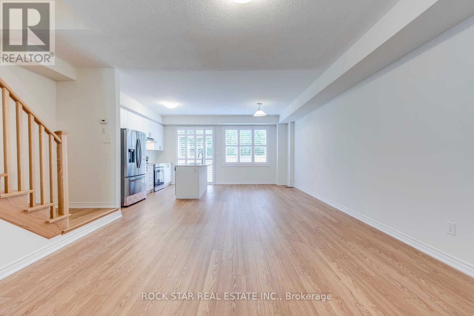 268 Okanagan Path, Oshawa (Donevan), Ontario  L1H 0A7 - Photo 5 - E12201446