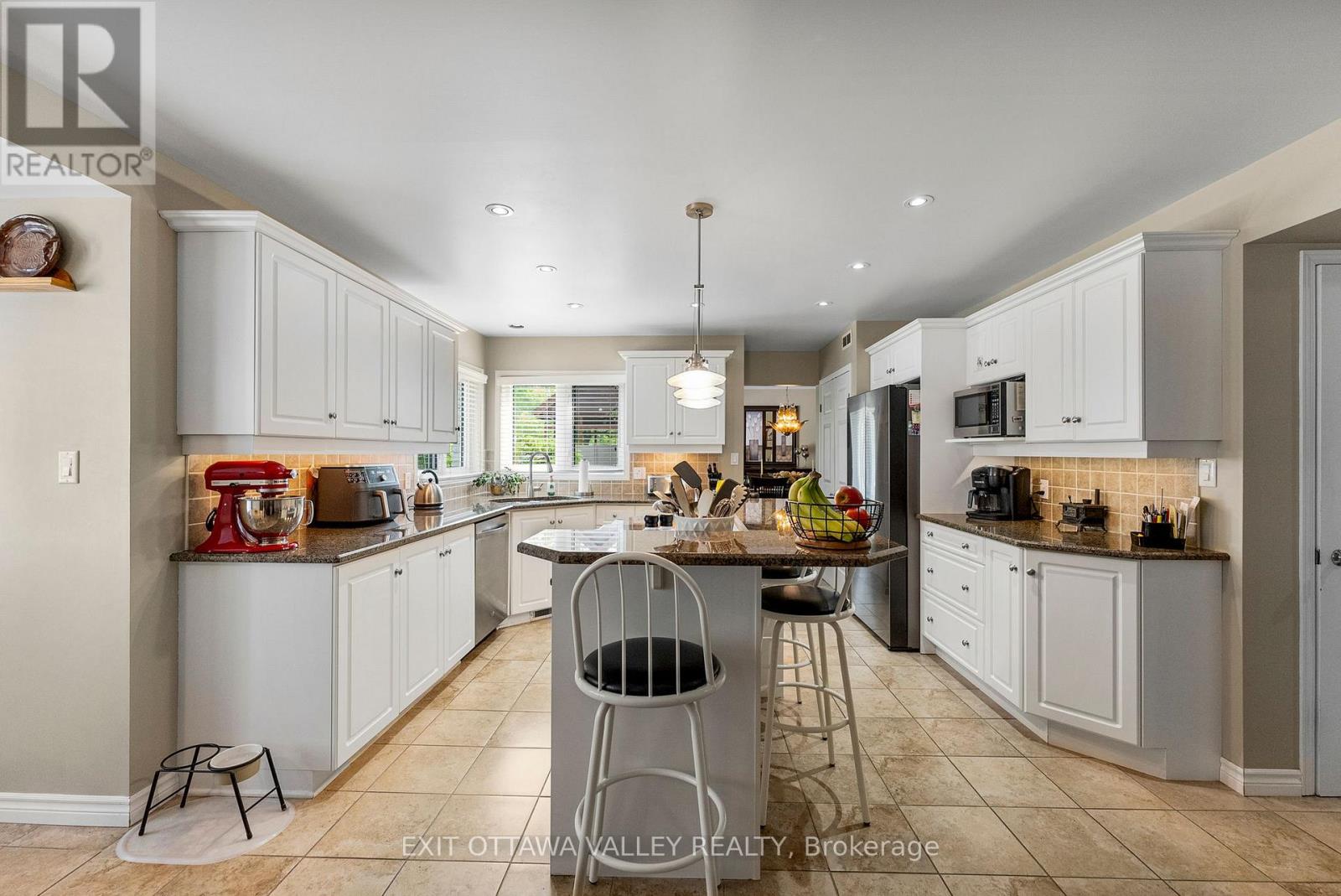 127 Owens Street, Pembroke, Ontario  K8A 8K1 - Photo 16 - X12201445