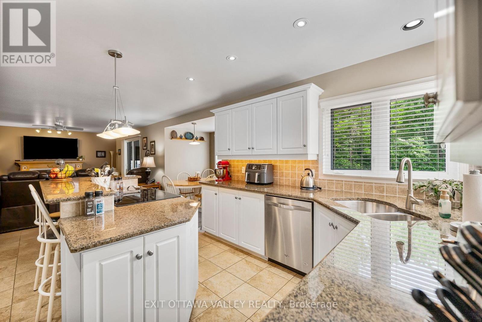 127 Owens Street, Pembroke, Ontario  K8A 8K1 - Photo 17 - X12201445