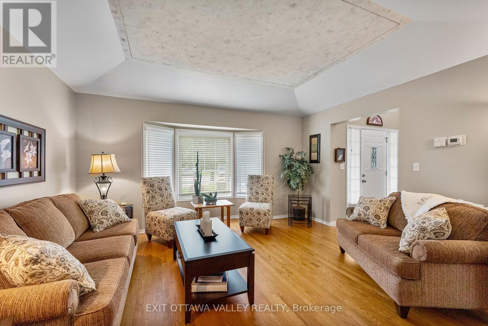127 Owens Street, Pembroke, Ontario  K8A 8K1 - Photo 8 - X12201445