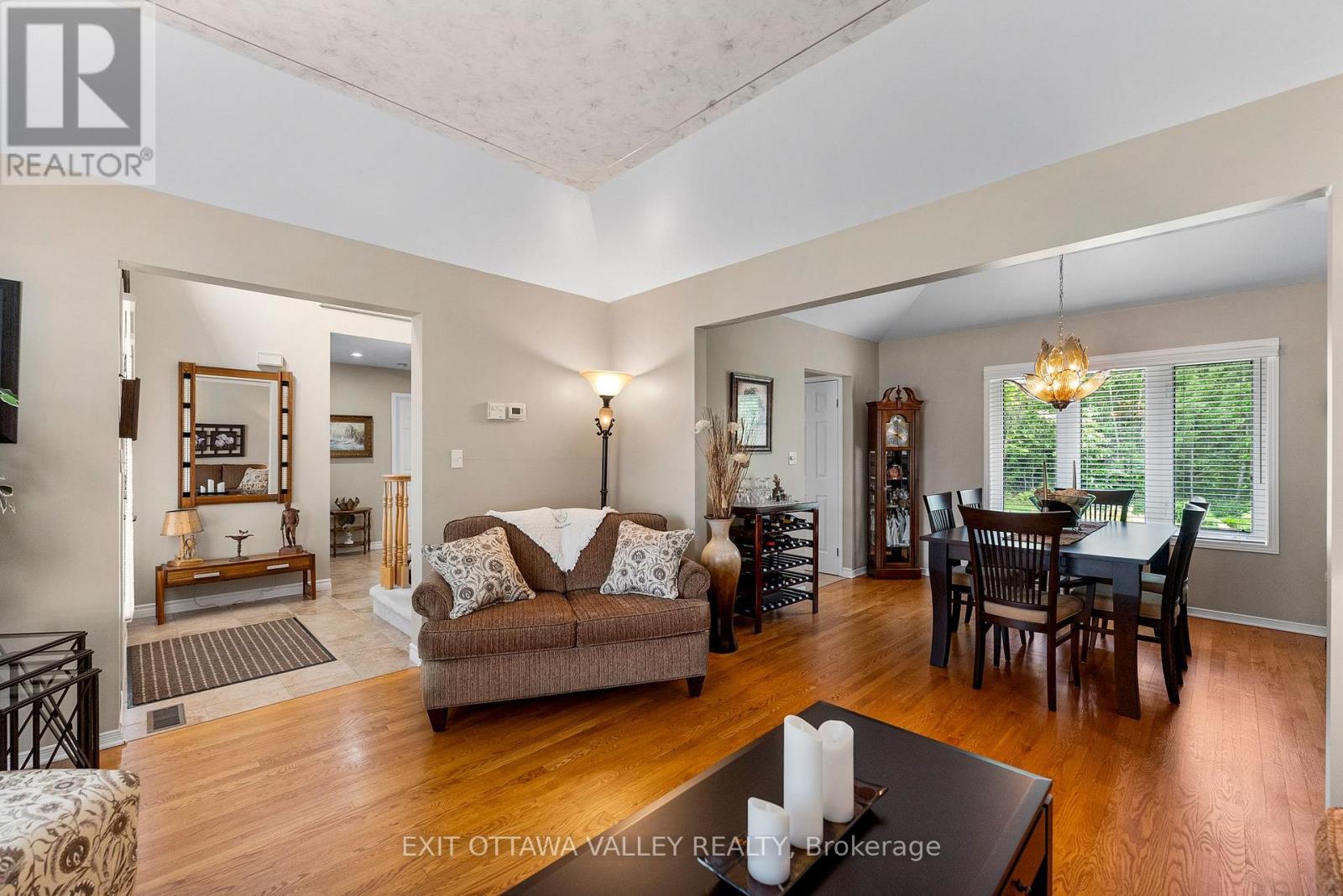 127 Owens Street, Pembroke, Ontario  K8A 8K1 - Photo 9 - X12201445