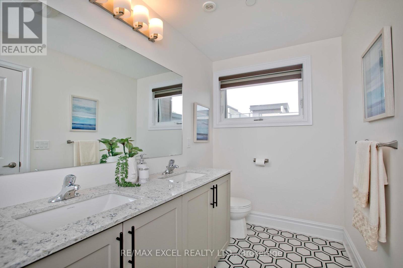17 Credit Lane, Richmond Hill, Ontario  L4E 3M6 - Photo 19 - N12201453