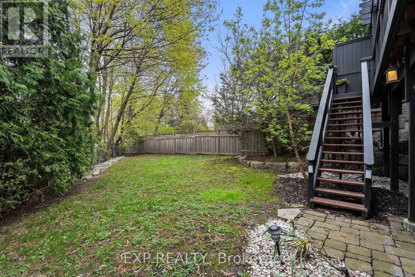 112 Tyler Street, Aurora, Ontario  L4G 2N3 - Photo 4 - N12201458