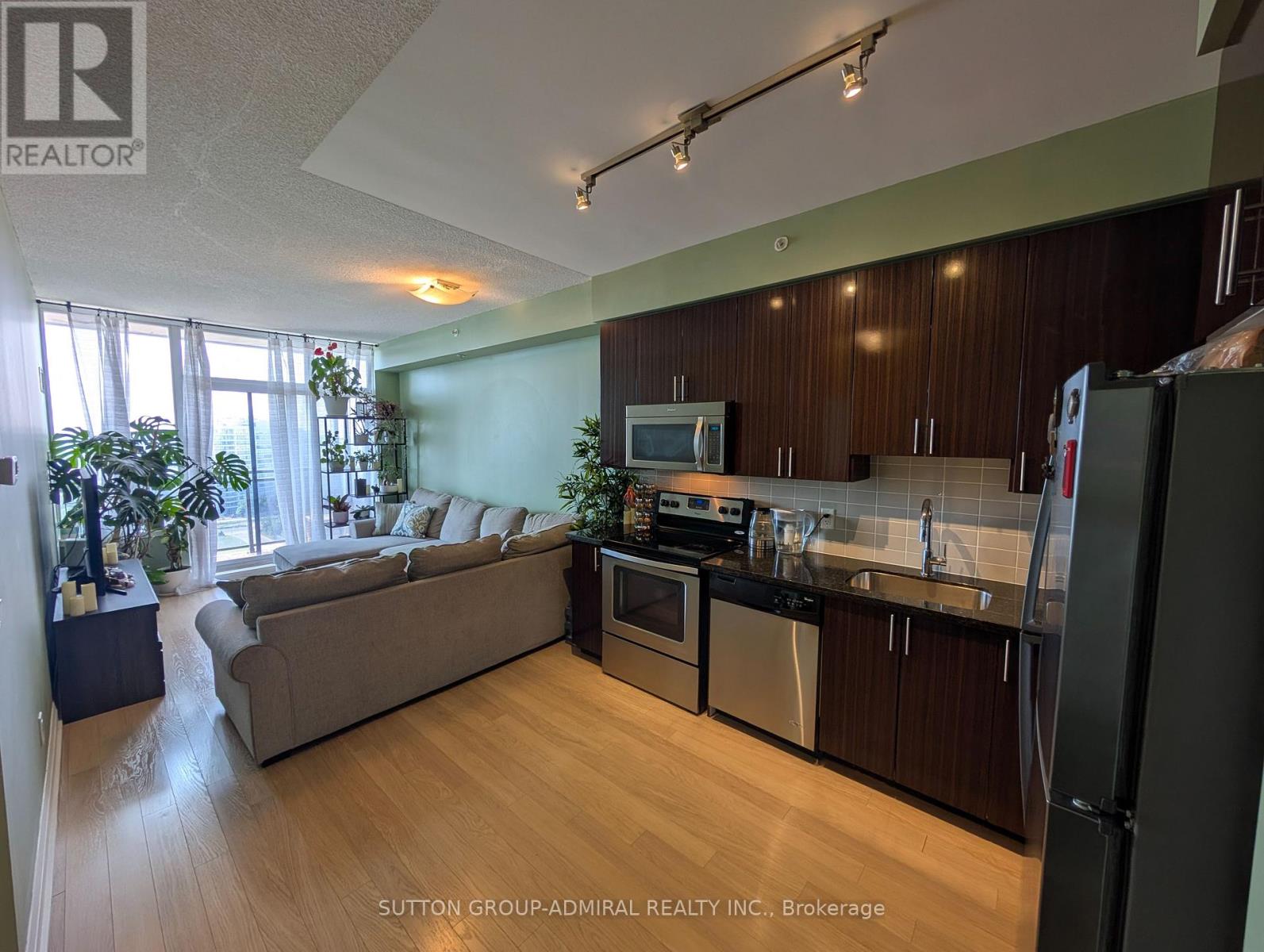 1406 - 75 North Park Road, Vaughan, Ontario  L4J 0H8 - Photo 1 - N12201459