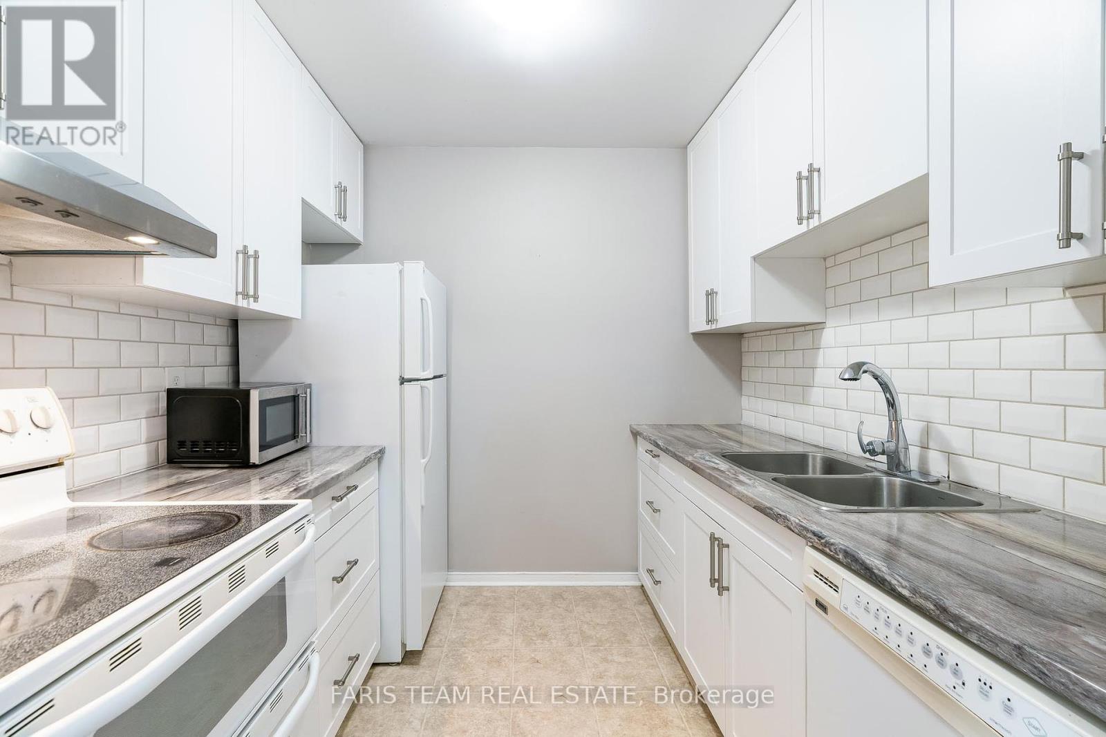 G12 - 147 Edgehill Drive, Barrie, Ontario  L4N 1L9 - Photo 4 - S12201433