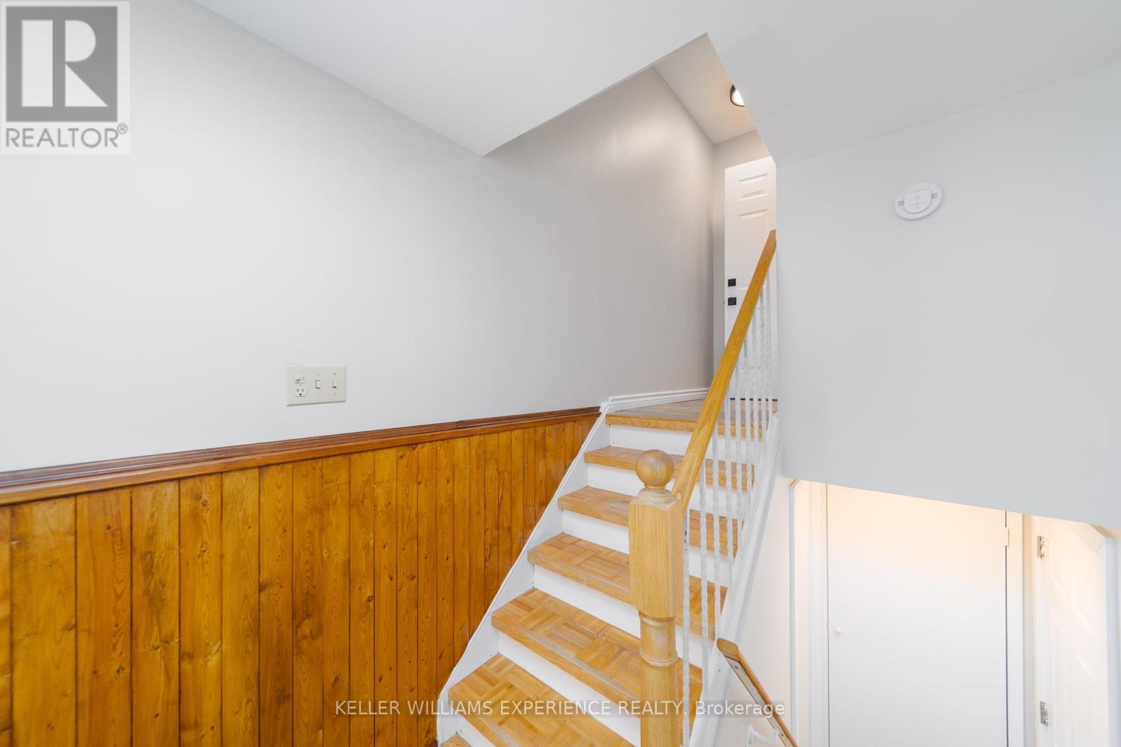 14 Ashdale Court, Barrie, Ontario  L4M 5B5 - Photo 3 - S12201483