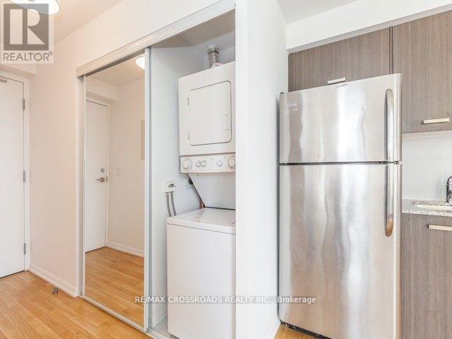 1908 - 832 Bay Street, Toronto (Bay Street Corridor), Ontario  M5S 1Z6 - Photo 12 - C12179974