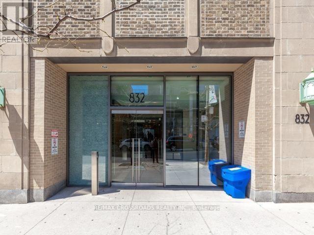 1908 - 832 Bay Street, Toronto (Bay Street Corridor), Ontario  M5S 1Z6 - Photo 2 - C12179974