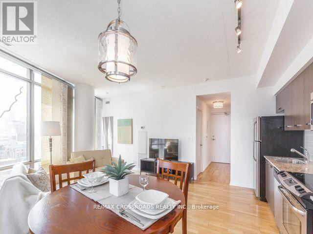 1908 - 832 Bay Street, Toronto (Bay Street Corridor), Ontario  M5S 1Z6 - Photo 8 - C12179974
